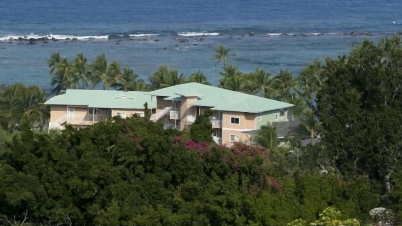 Photo of Others in Kahaluu Bay