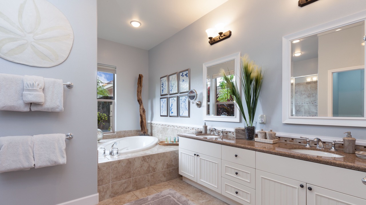 Photo of Bathroom in Kulalani