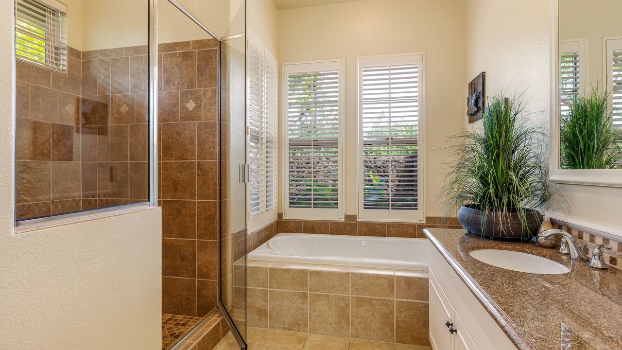 Photo of Bathroom in Kulalani