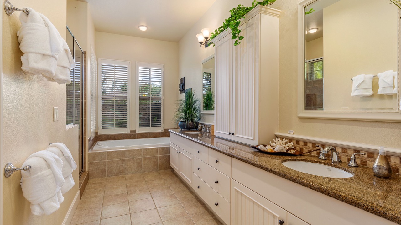 Photo of Bathroom in Kulalani