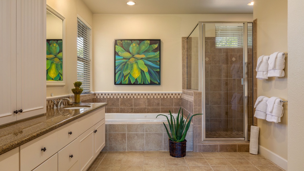 Photo of Bathroom in Kulalani