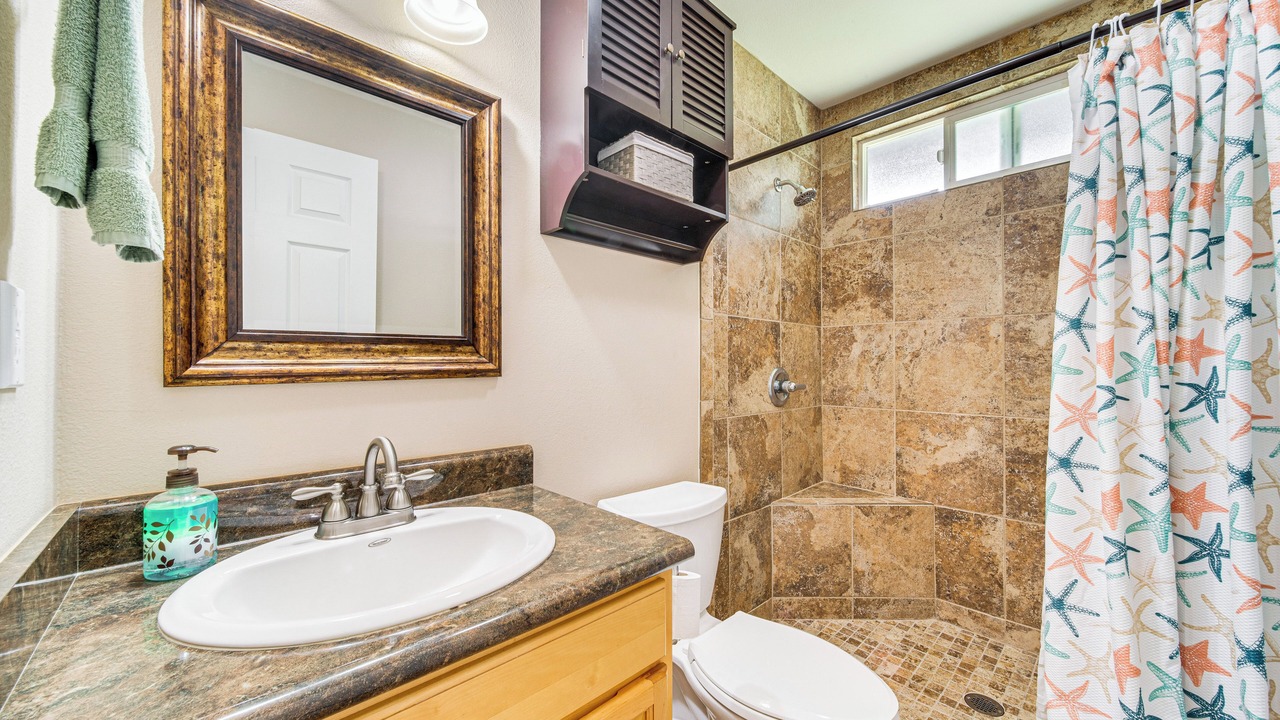 Photo of Bathroom in Hilo