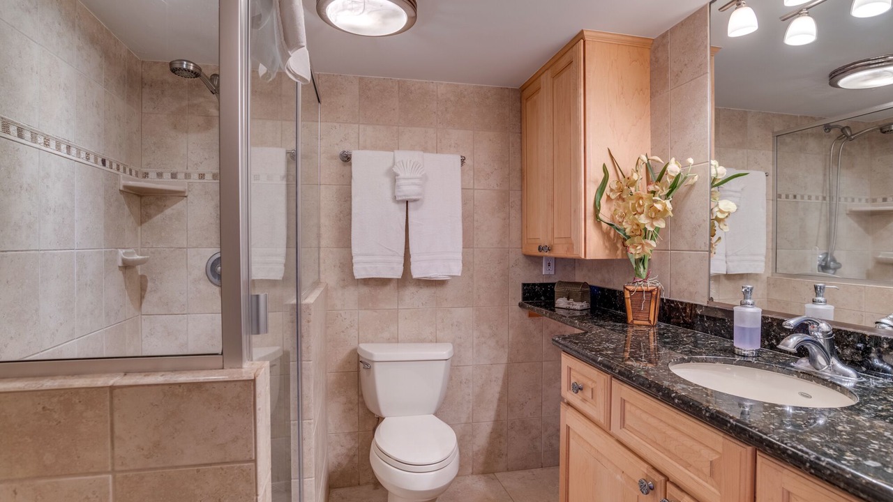 Photo of Bathroom in Honokowai
