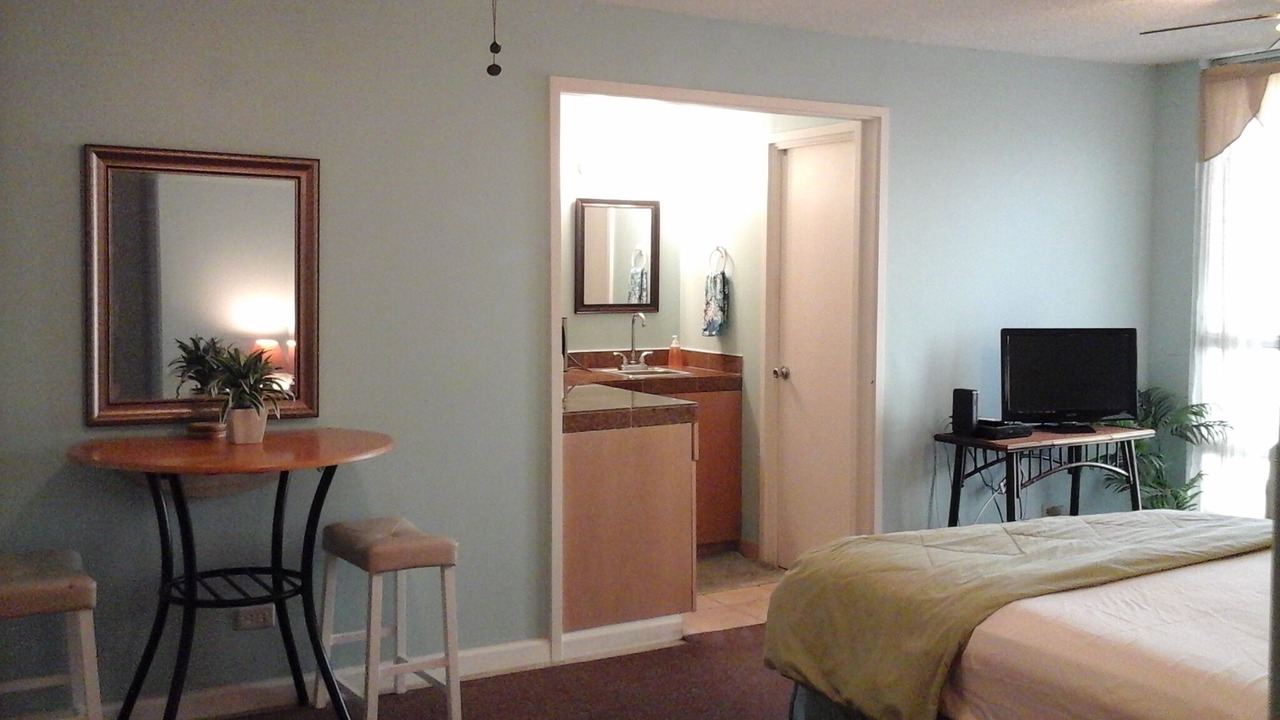 Photo of Bedroom in Waikiki