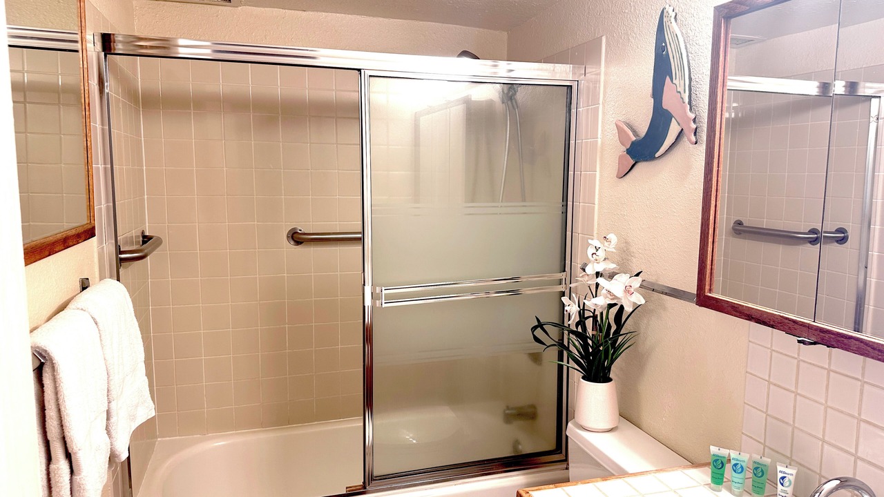 Photo of Bathroom in Maalaea