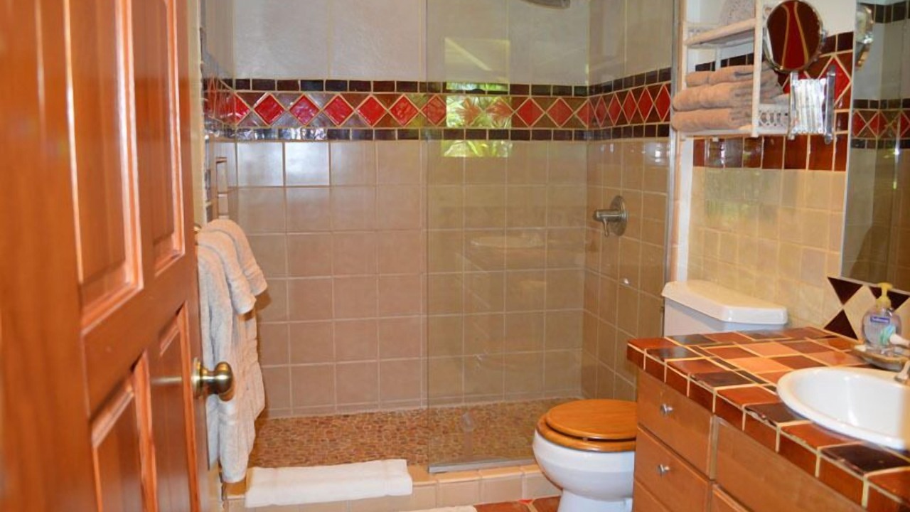 Photo of Bathroom in Pauwela