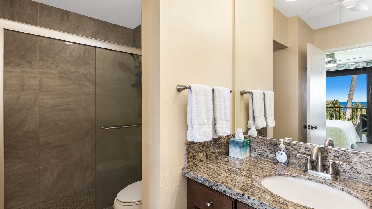 Photo of Bathroom in Keauhou
