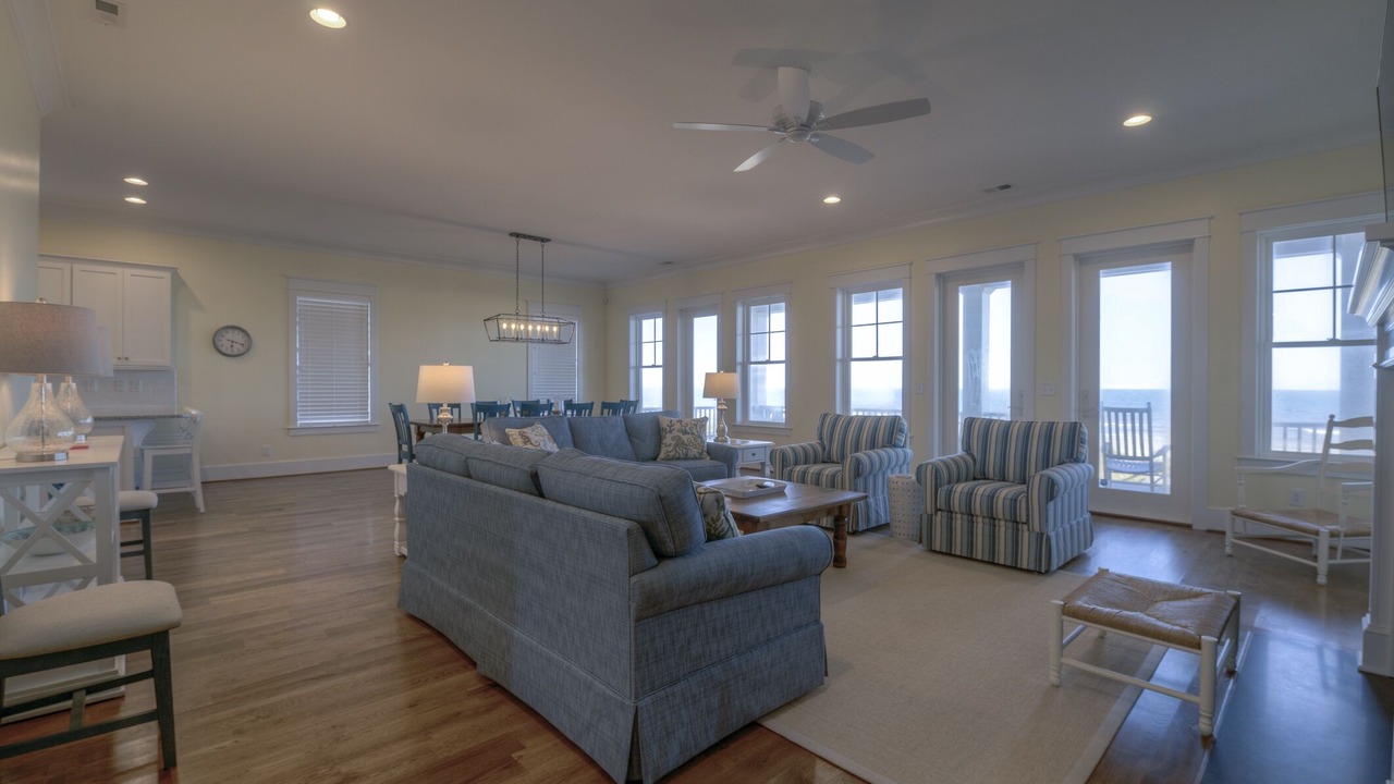 Photo of Livingroom in North Litchfield Beach