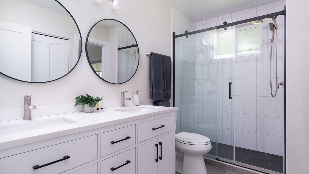 Photo of Bathroom in Wailuku