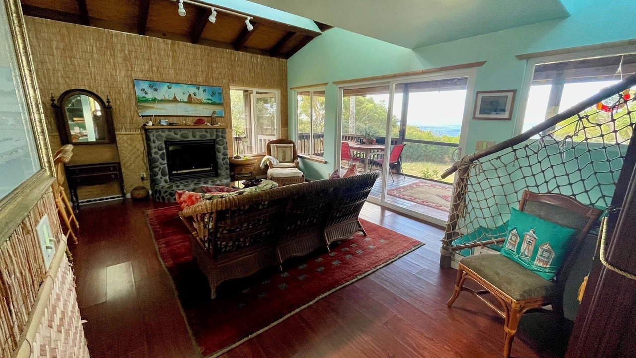 Photo of Livingroom in Hawi