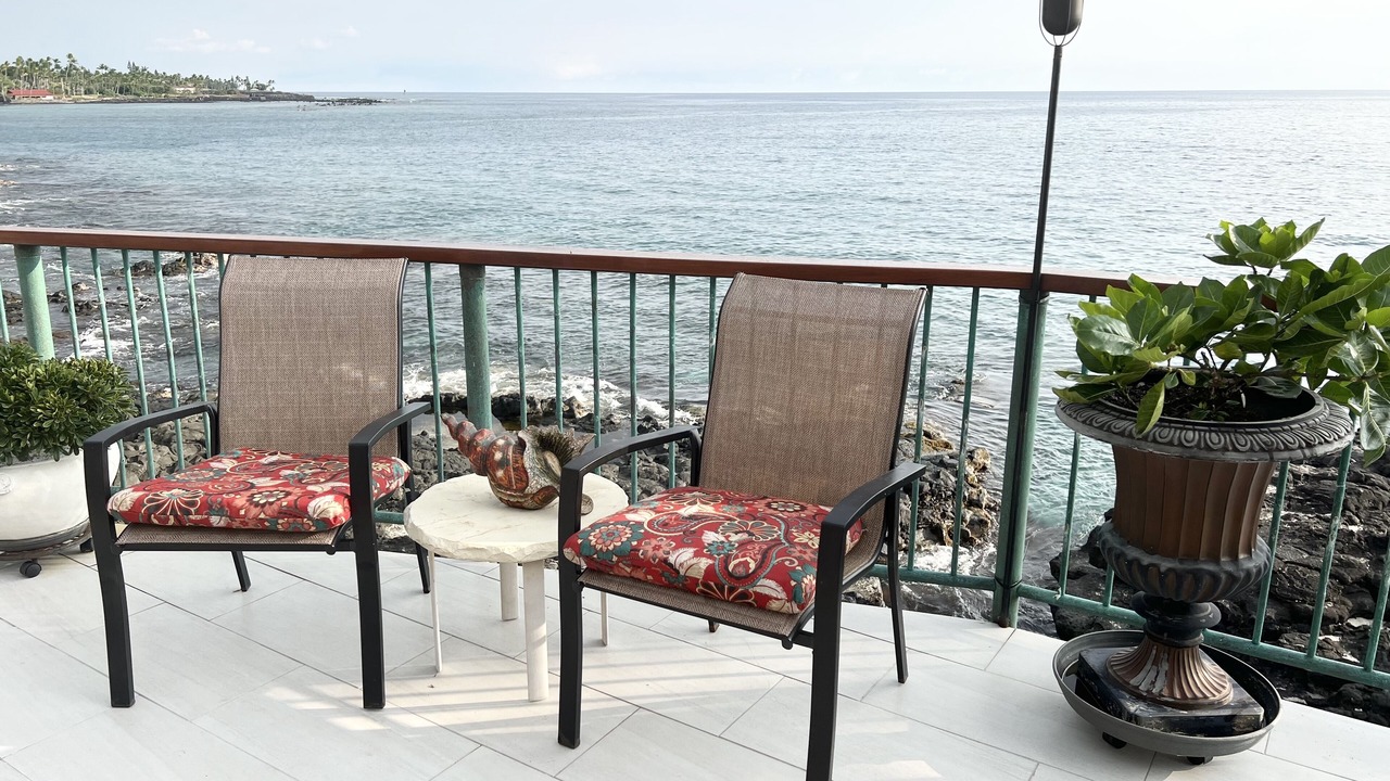 Photo of Patio Balcony in Kahaluu Bay