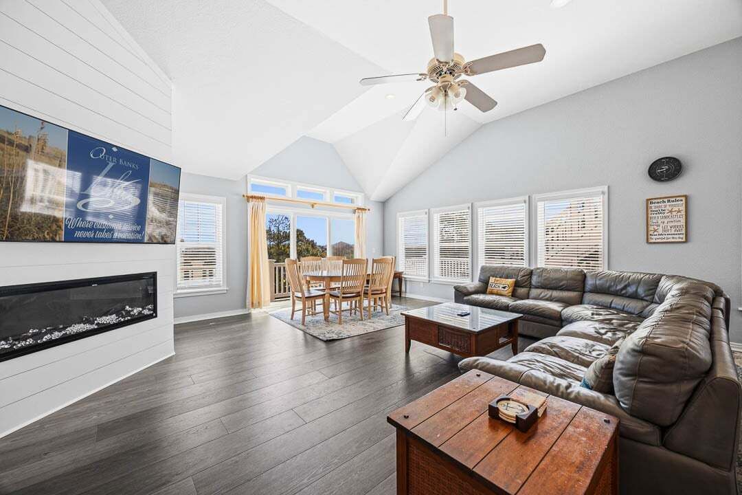 Photo of Bedroom in Corolla Light