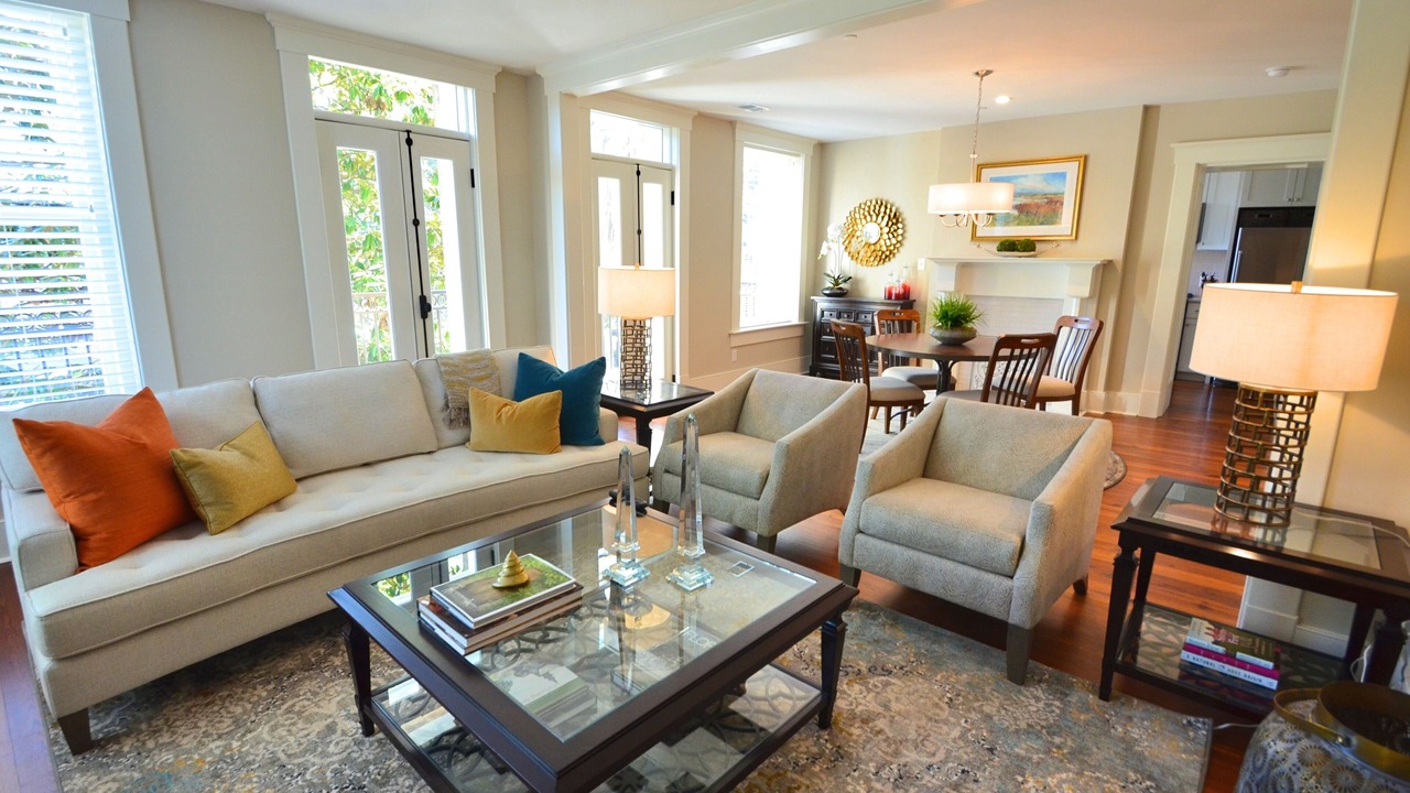 Photo of Livingroom in Historic District - North