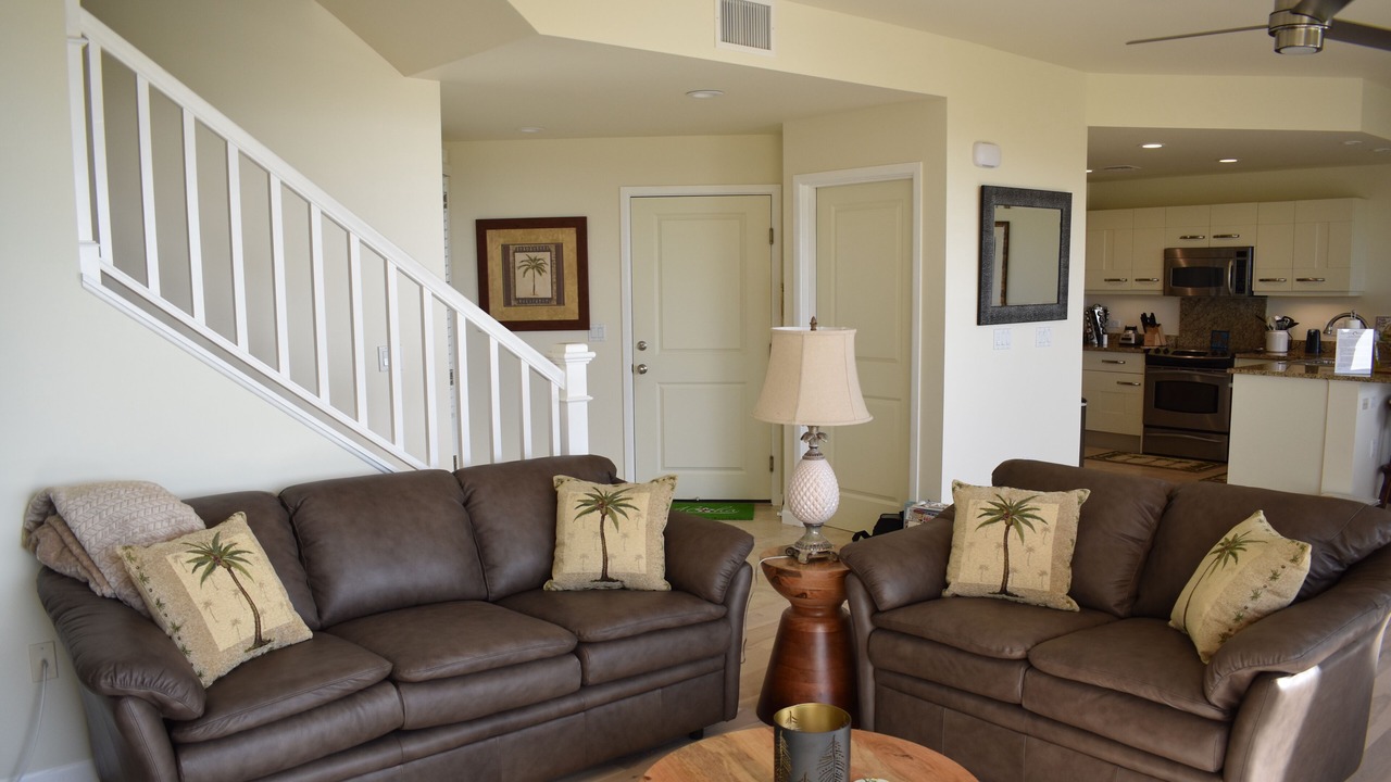 Photo of Livingroom in Kahaluu Bay