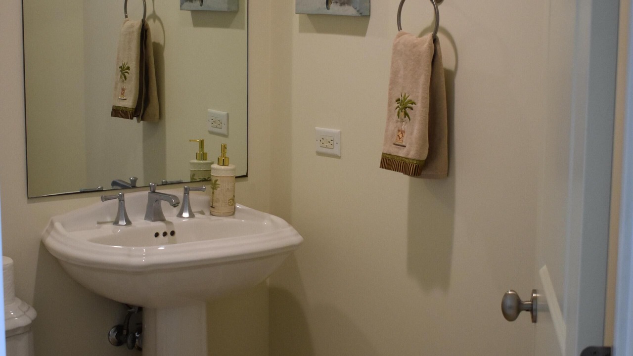 Photo of Bathroom in Kahaluu Bay