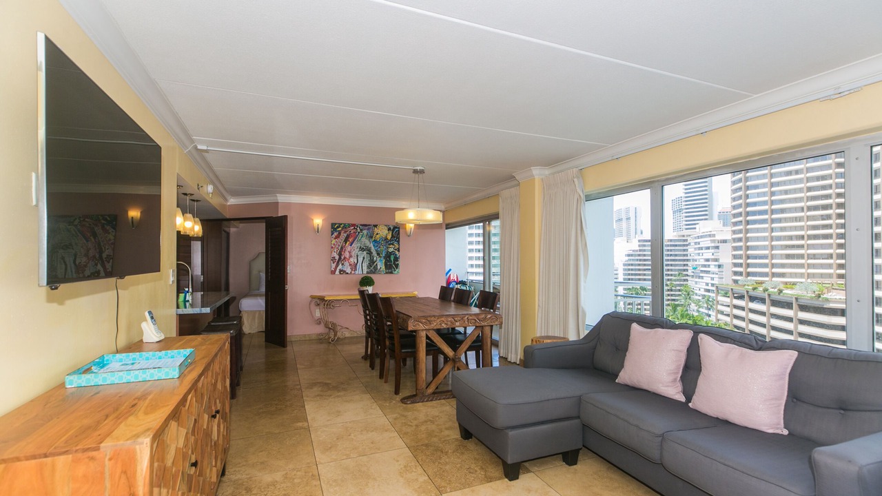 Photo of Livingroom in Waikiki