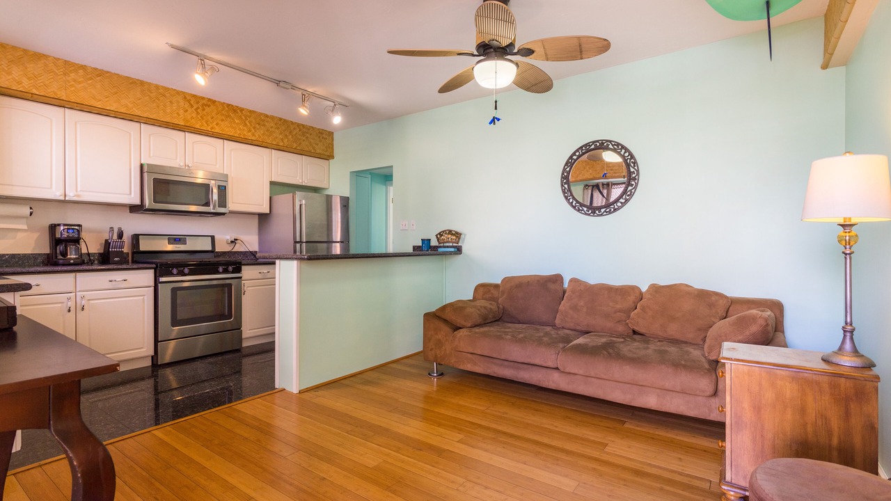 Photo of Livingroom in Waikiki