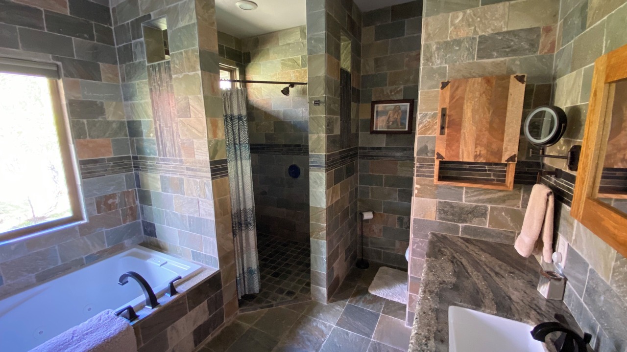 Photo of Bathroom in Royal Hawaiian Estates
