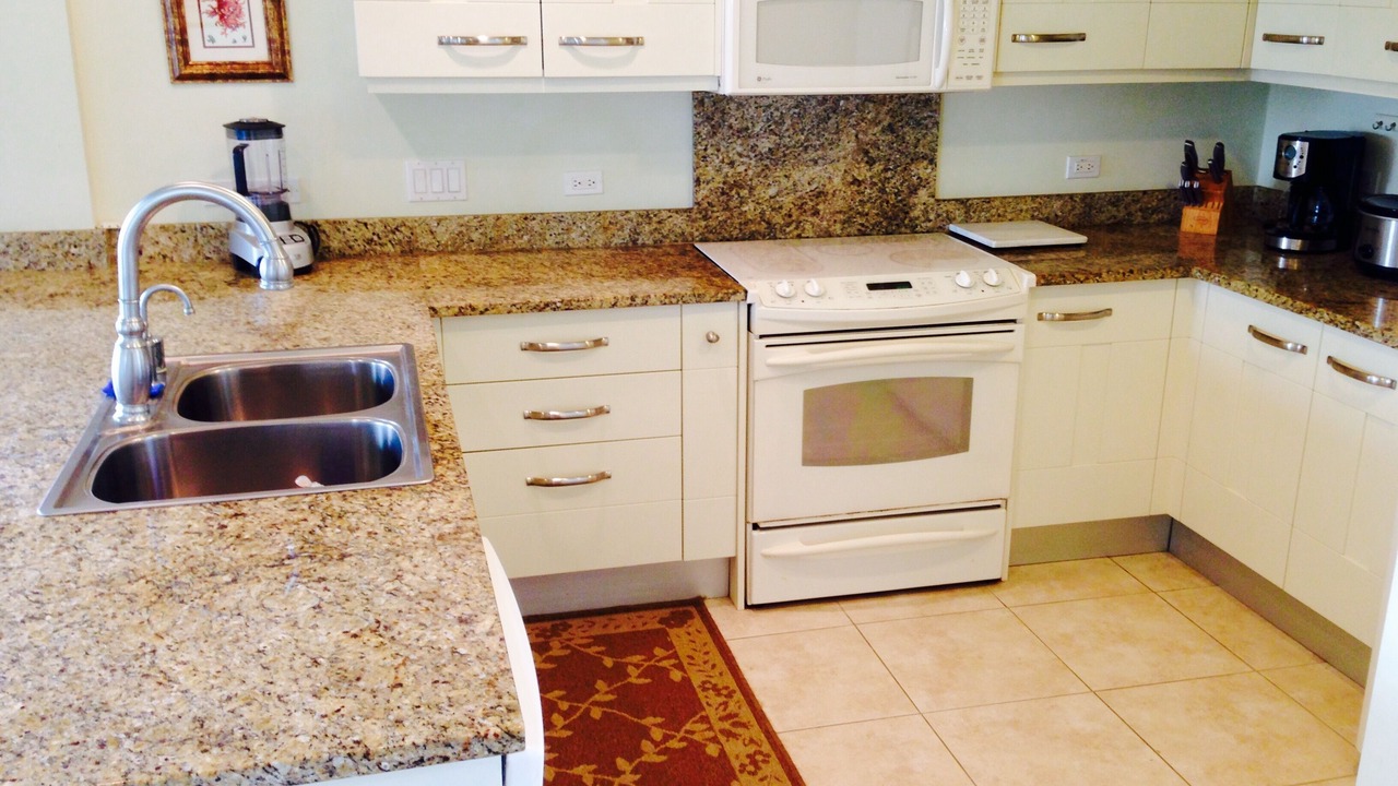 Photo of Kitchen in Kahaluu Bay