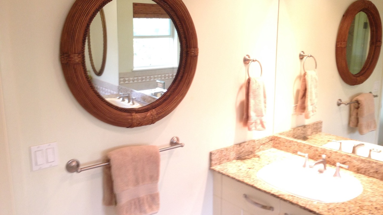 Photo of Bathroom in Kahaluu Bay