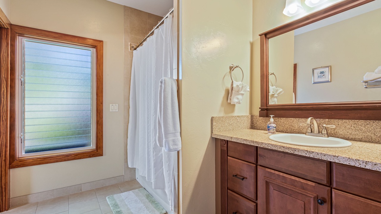 Photo of Bathroom in Keauhou