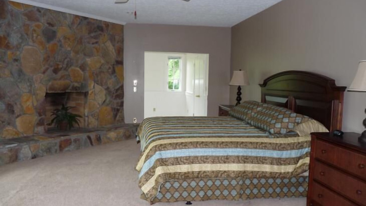 Photo of Bedroom in Fries