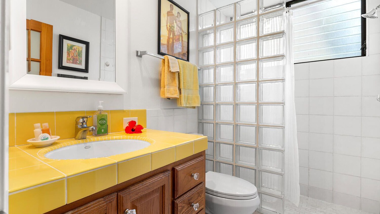 Photo of Bathroom in Kahaluu Bay