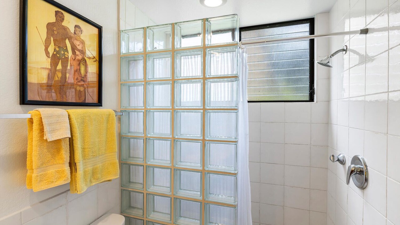 Photo of Bathroom in Kahaluu Bay