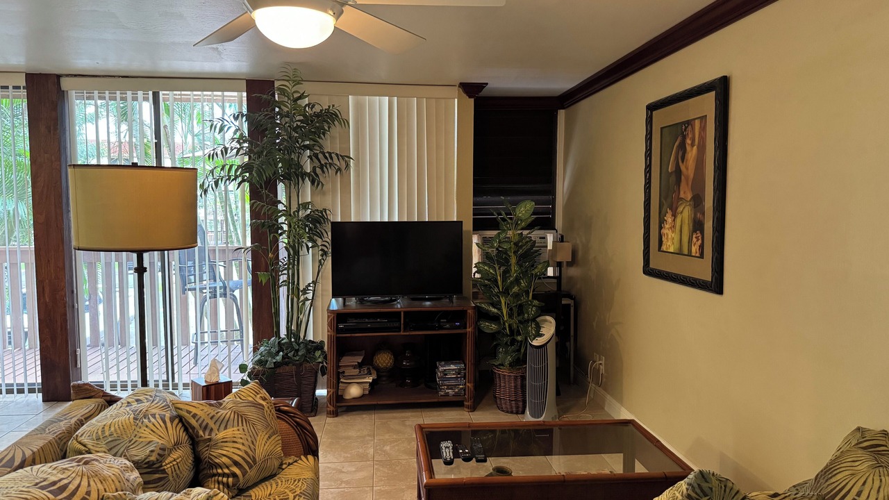 Photo of Livingroom in Makaha