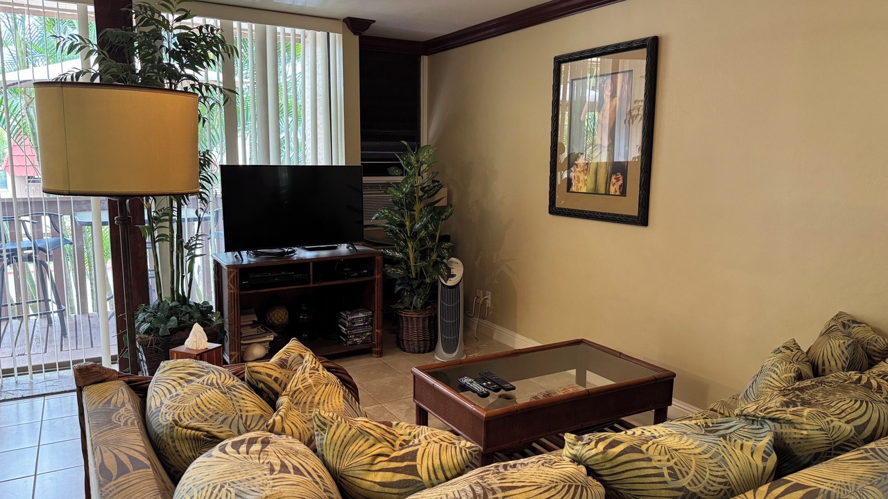 Photo of Livingroom in Makaha