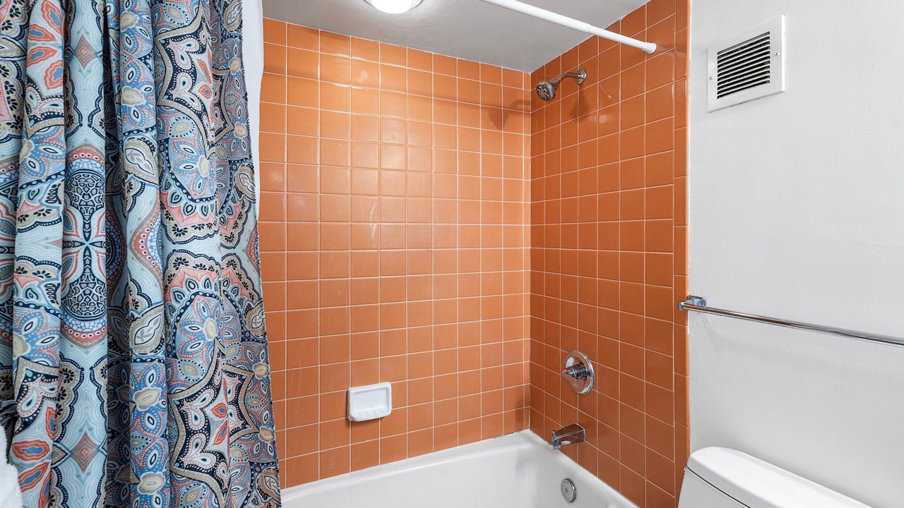 Photo of Bathroom in Kahaluu Bay
