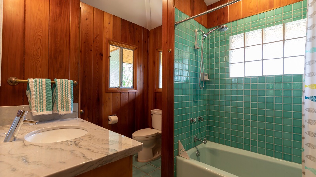 Photo of Bathroom in Puako