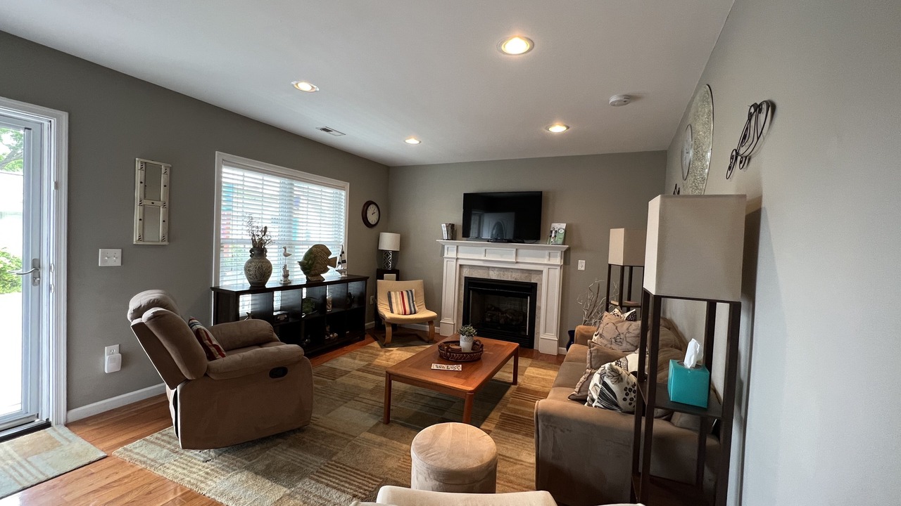 Photo of Livingroom in Colonial Beach