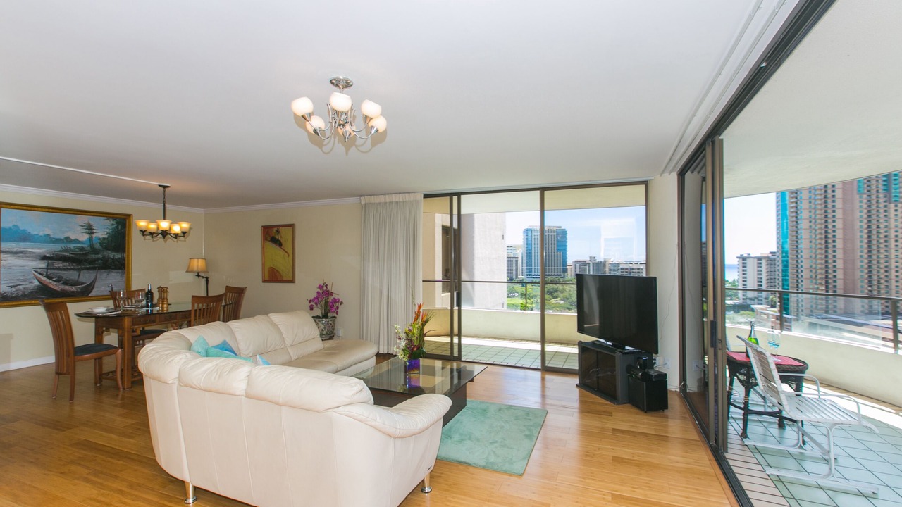 Photo of Livingroom in Waikiki