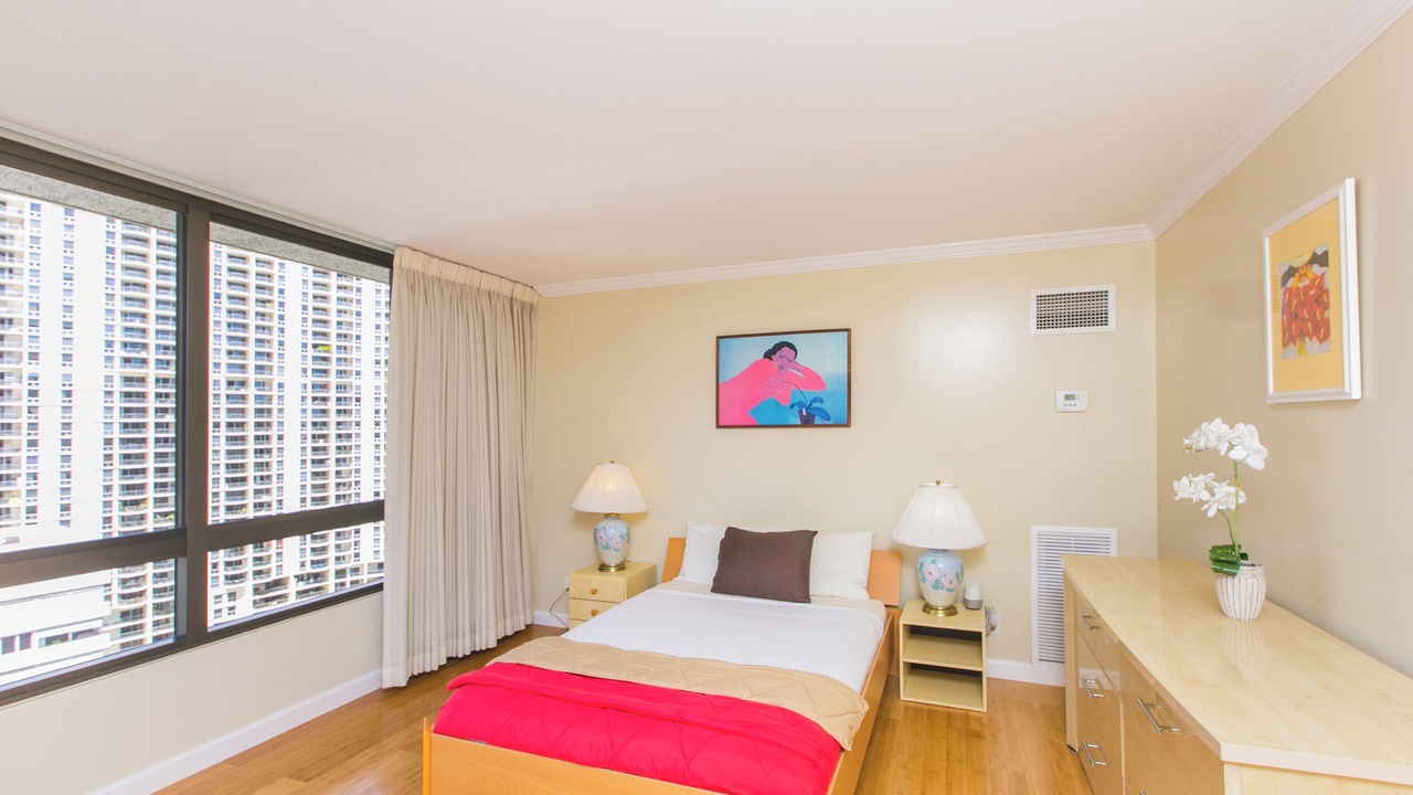 Photo of Bedroom in Waikiki