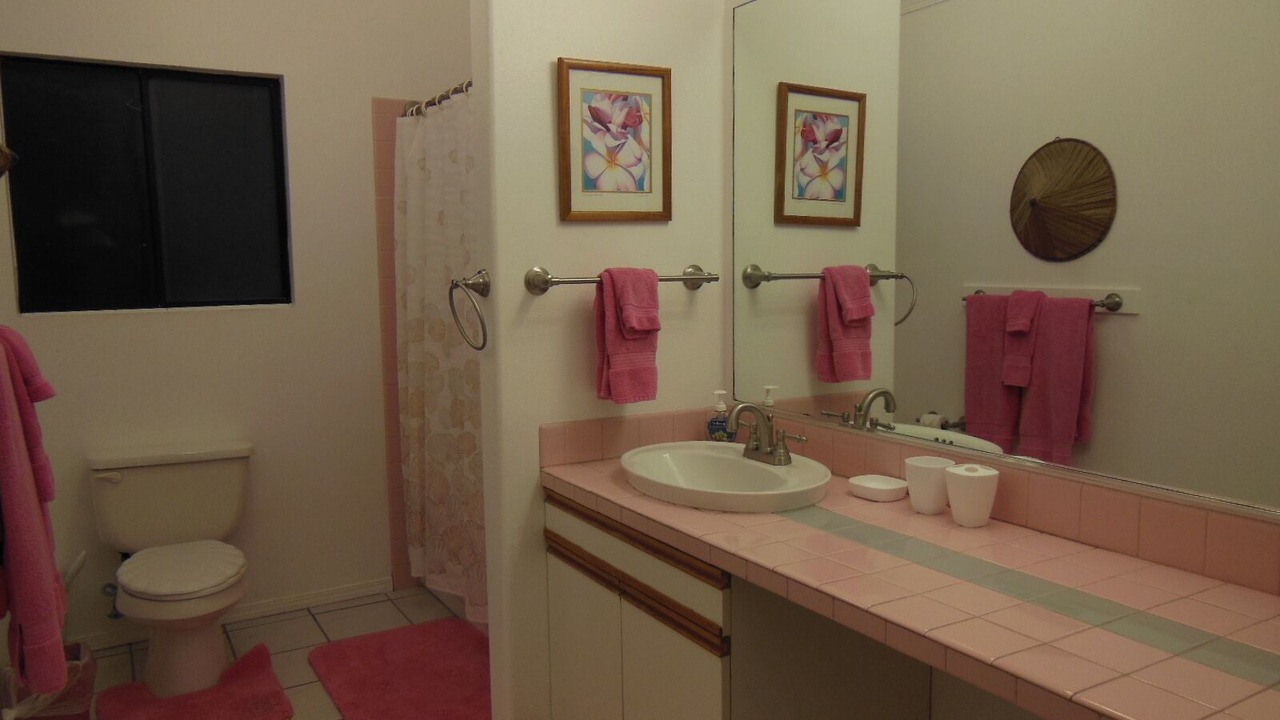 Photo of Bathroom in Kona Palisades