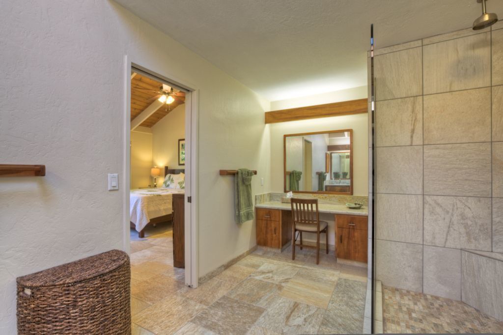Photo of Bathroom in Keauhou