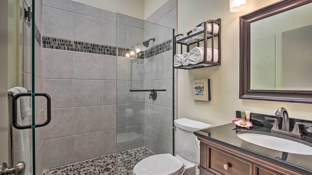 Photo of Bathroom in Historic Kailua Village