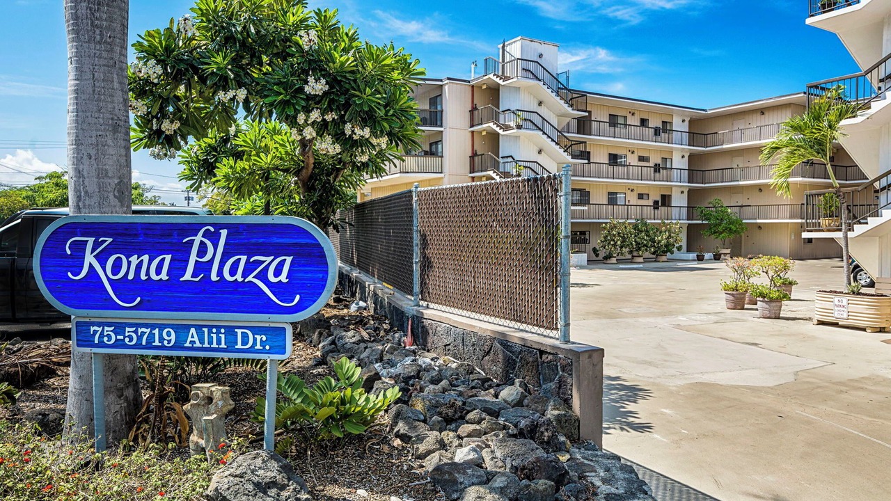 Photo of Others in Historic Kailua Village