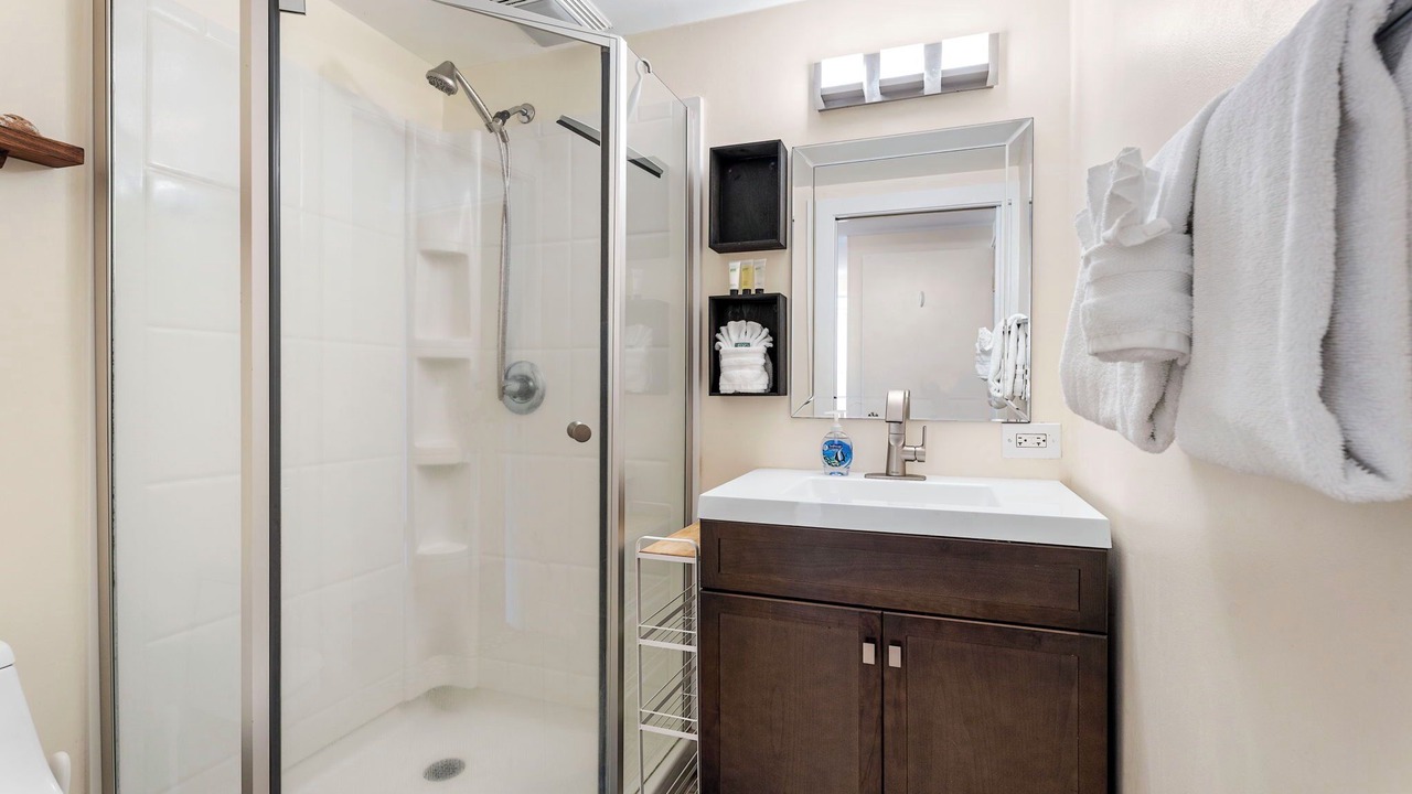 Photo of Bathroom in Historic Kailua Village