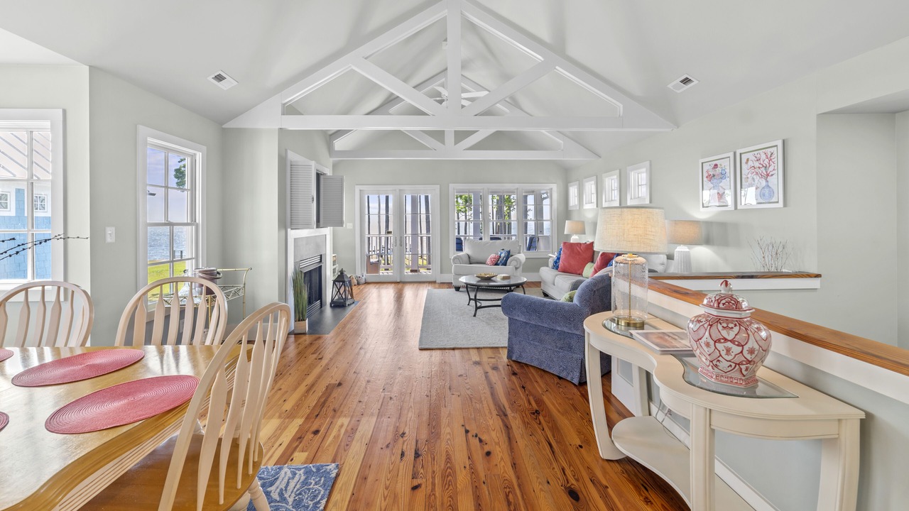 Photo of Livingroom in Minnesott Beach