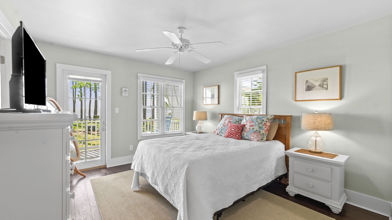 Photo of Bedroom in Minnesott Beach