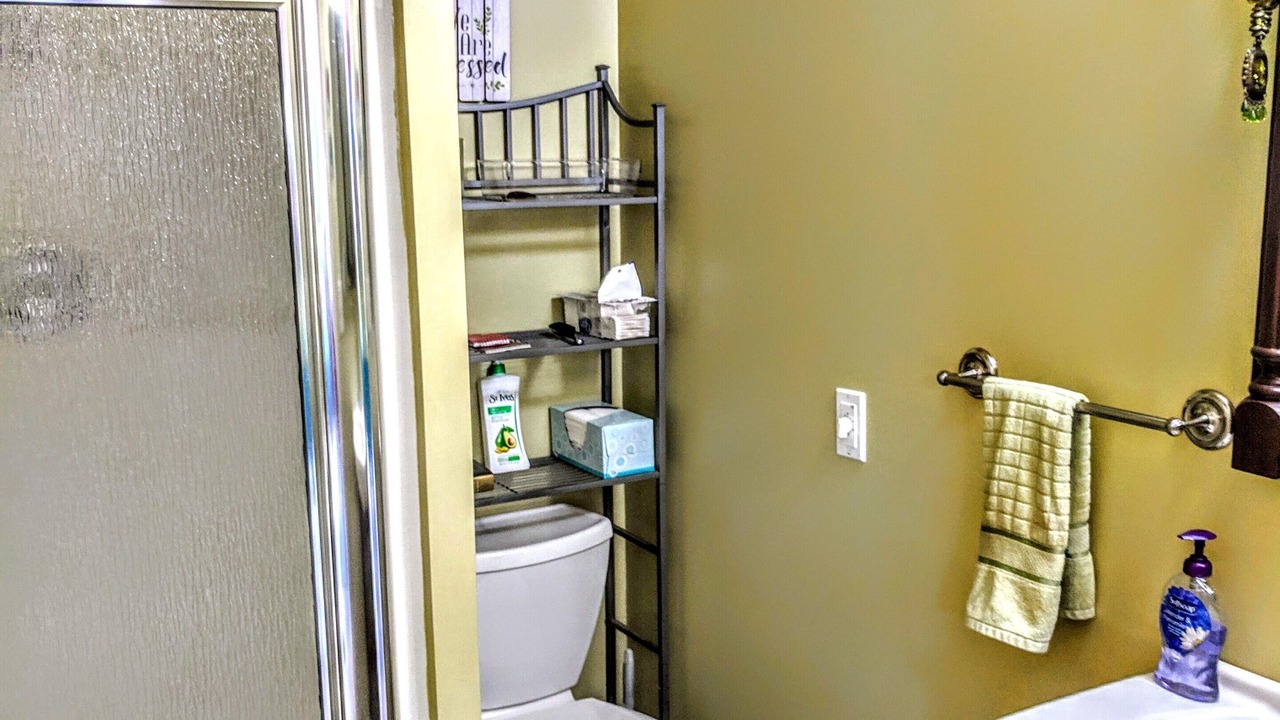 Photo of Bathroom in Pepeekeo