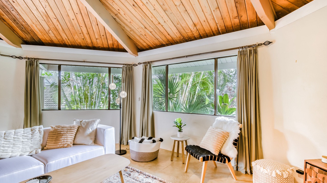 Photo of Livingroom in Kona Palisades