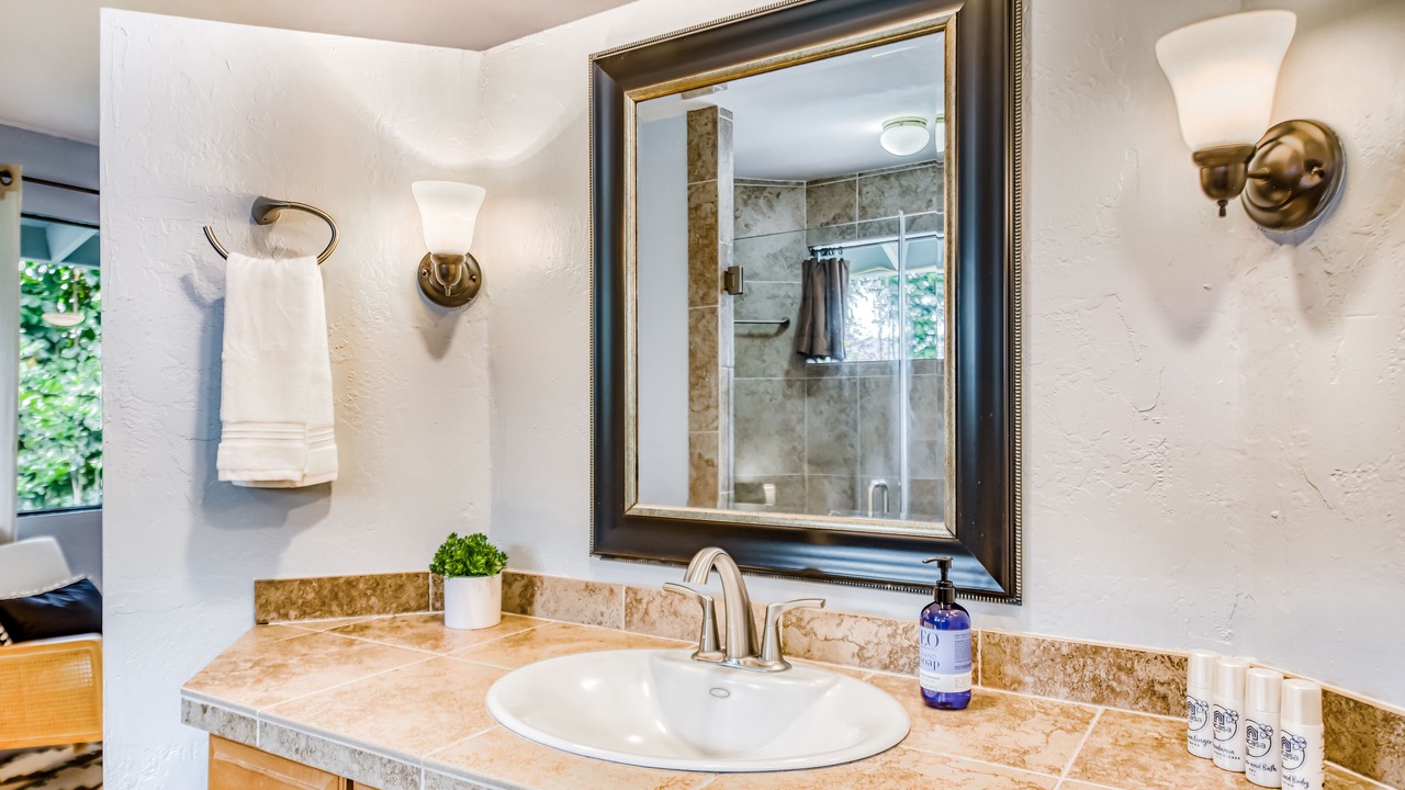Photo of Bathroom in Kona Palisades