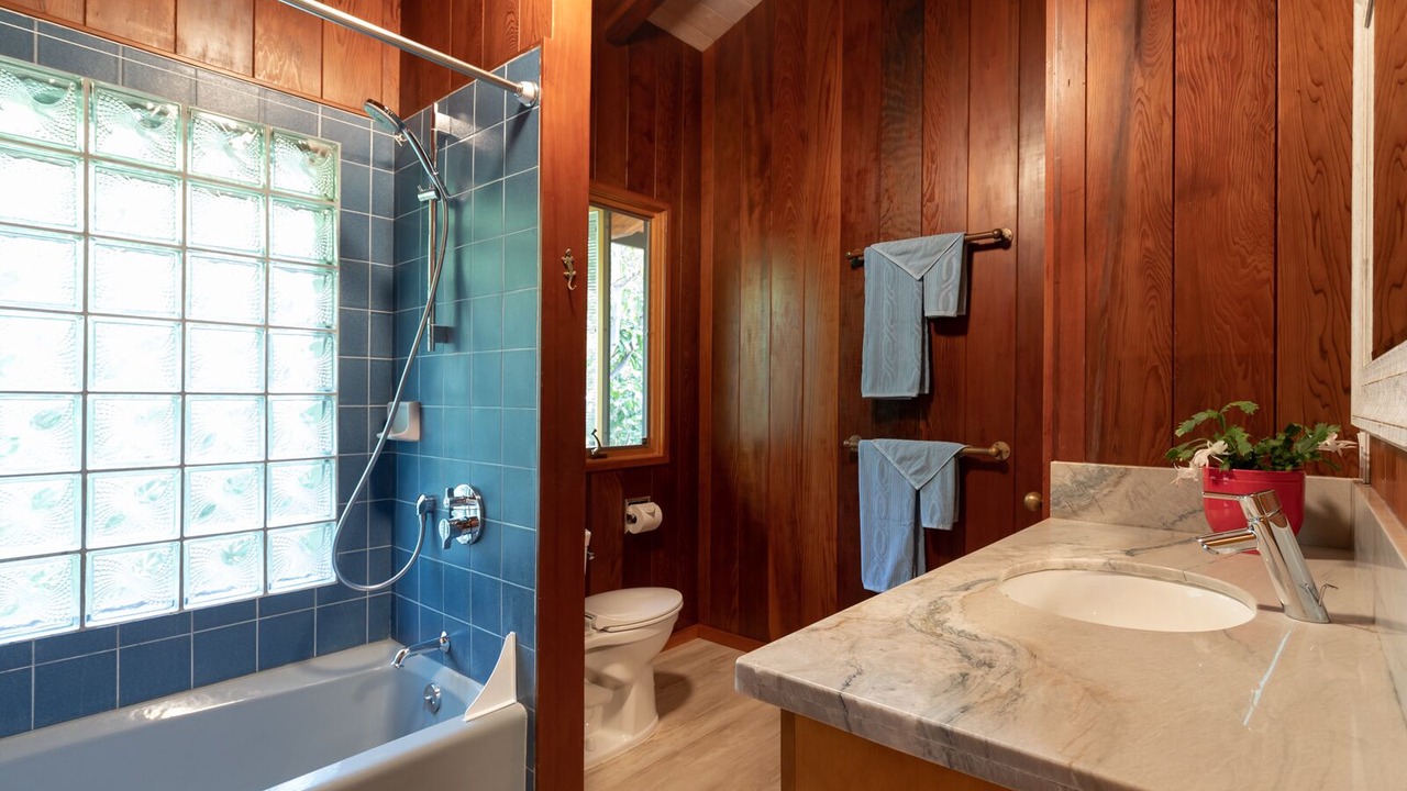 Photo of Bathroom in Puako