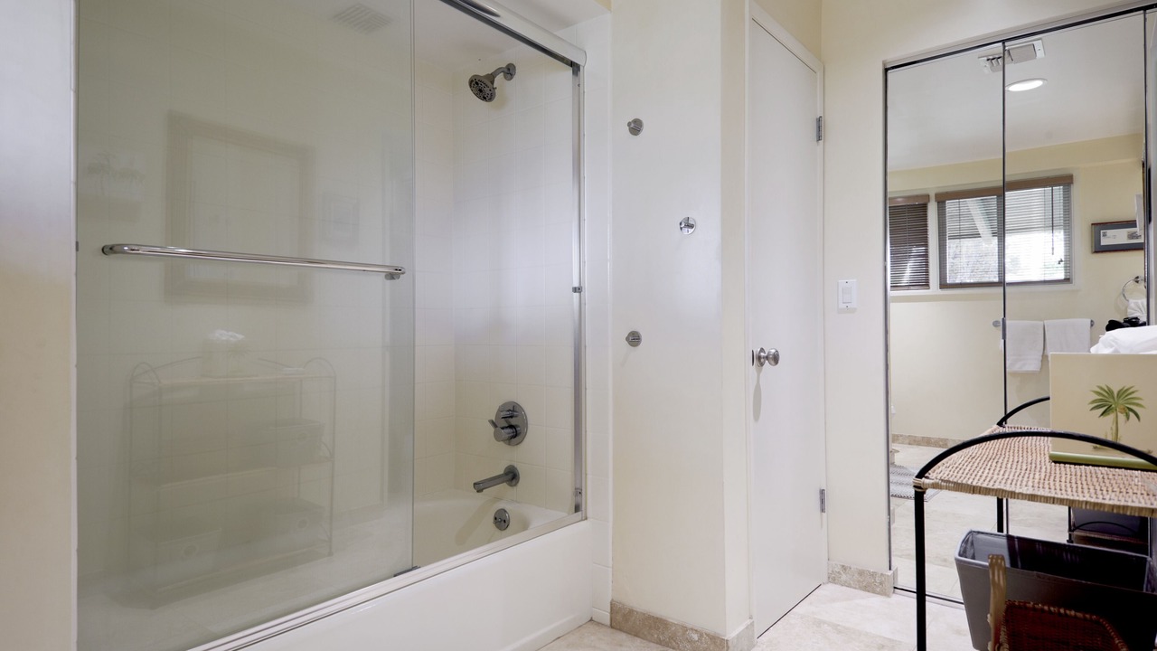 Photo of Bathroom in Halama Street