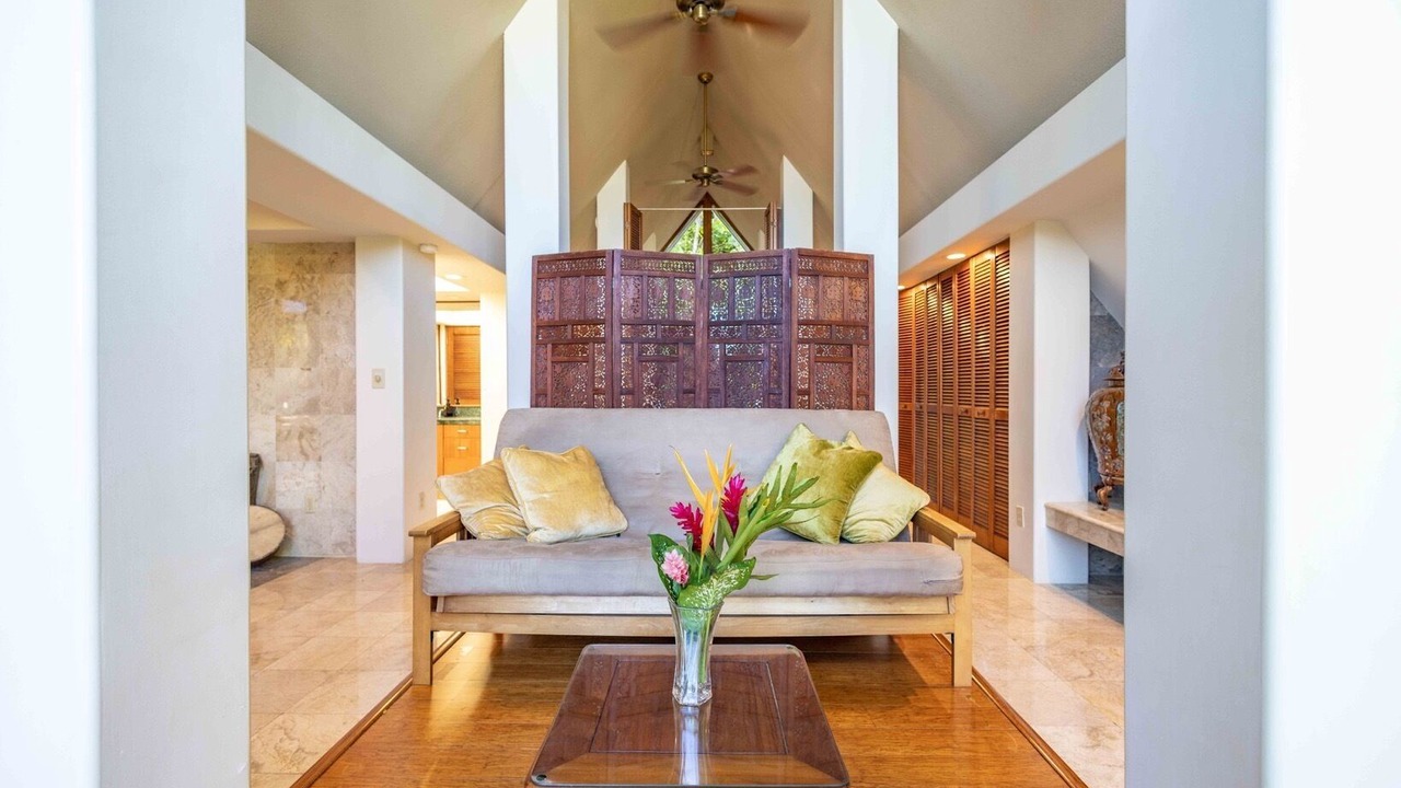 Photo of Bedroom in Haiku