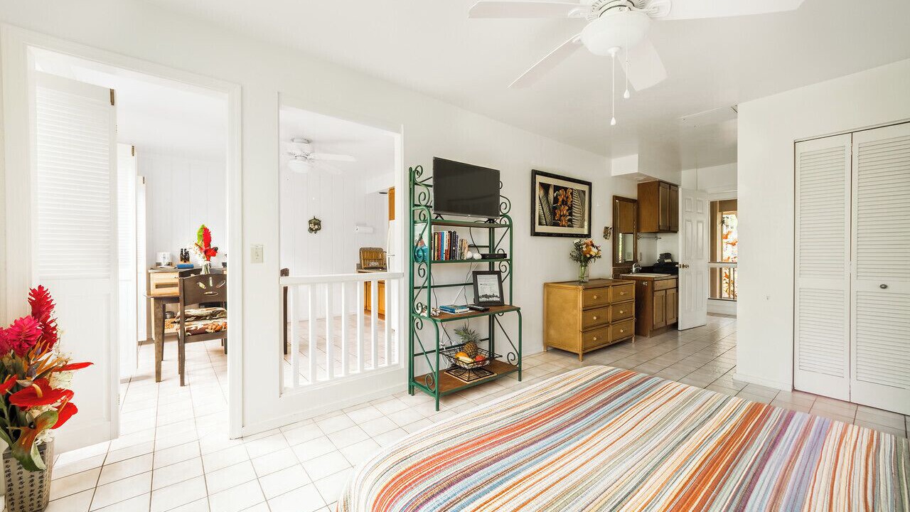 Photo of Bedroom in Kahaluu Bay