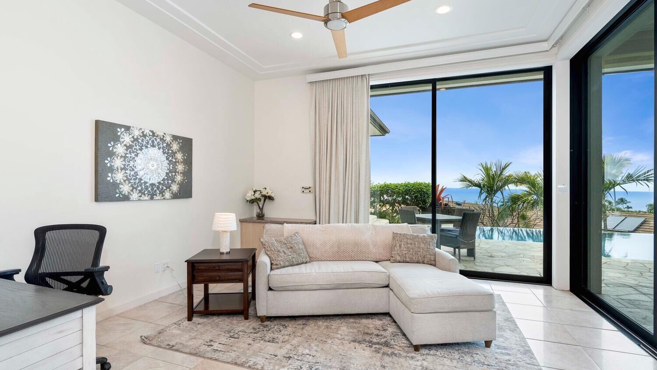 Photo of Bedroom in Kahaluu-Keauhou